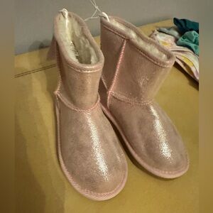 NWT size 9 toddler girl Shimmering Pink Boots